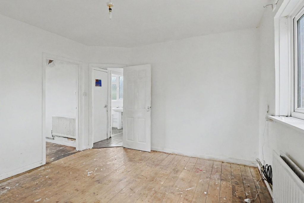 Property photo 3 of 16 39 & 39A Hereford Road, Weymouth DT4 0Qb