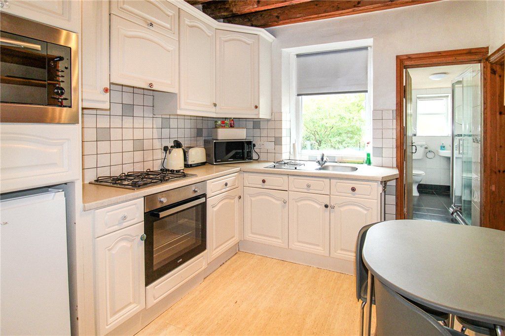 Property photo 3 of 9 Diing Kitchen