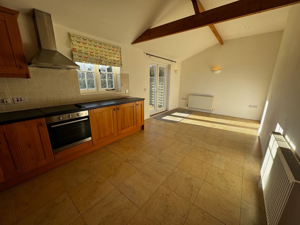 Property photo 3 of 21 Kitchen