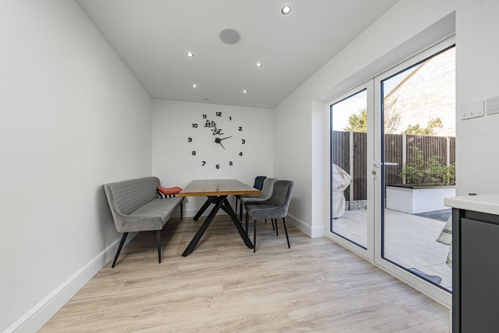 Property photo 3 of 13 Gallery