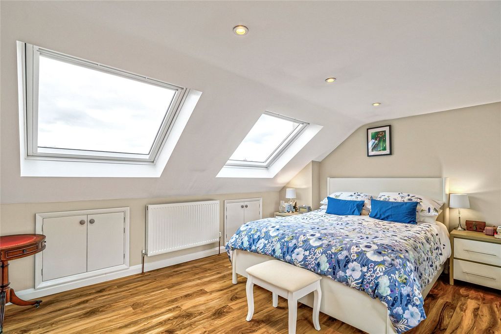 Property photo 3 of 16 Picture No. 15