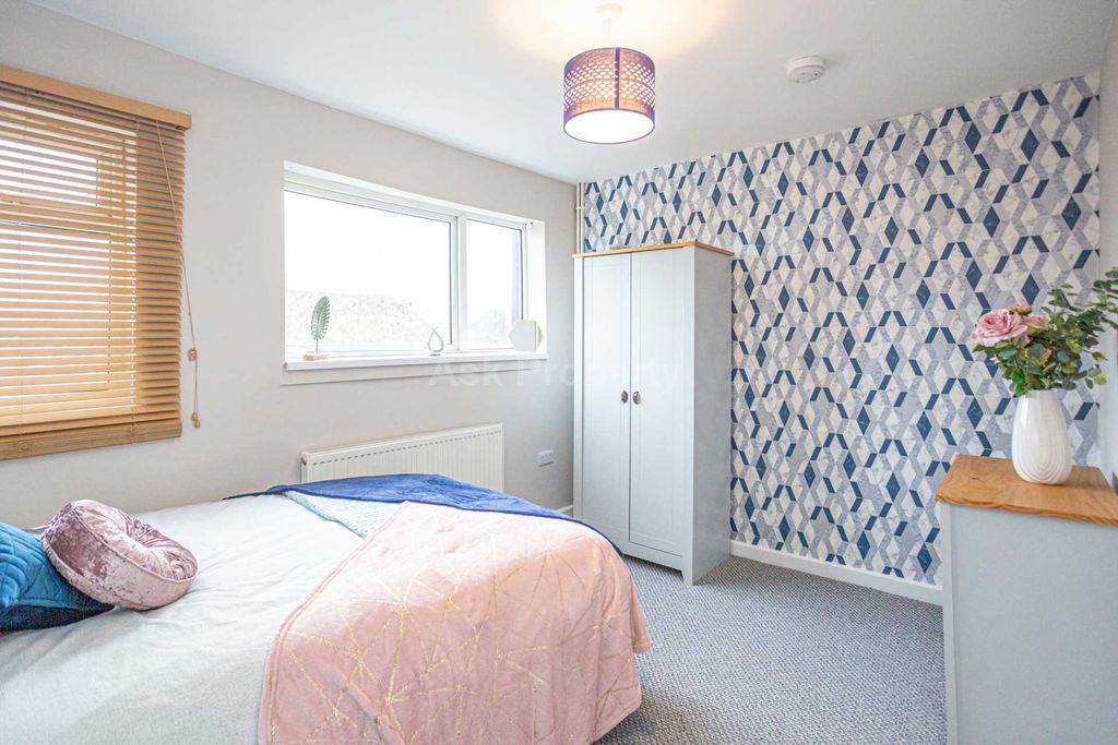 Property photo 1 of 3