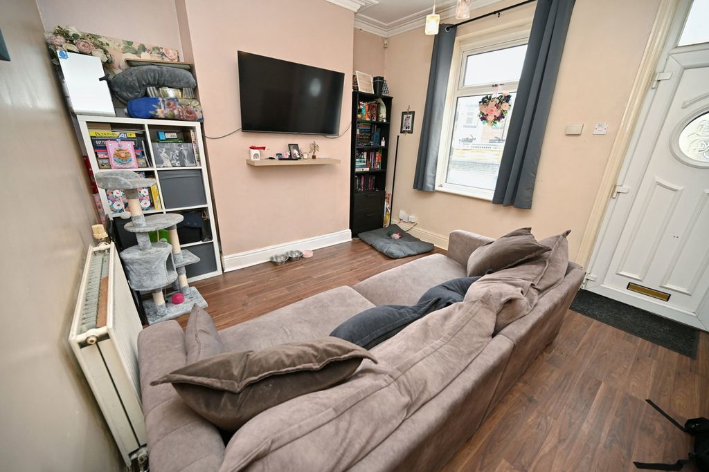 Property photo 2 of 11