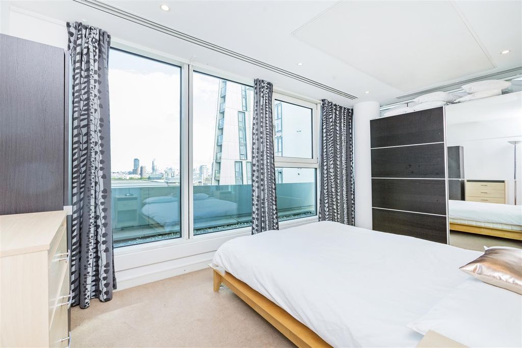 Property photo 3 of 15 Bedroom