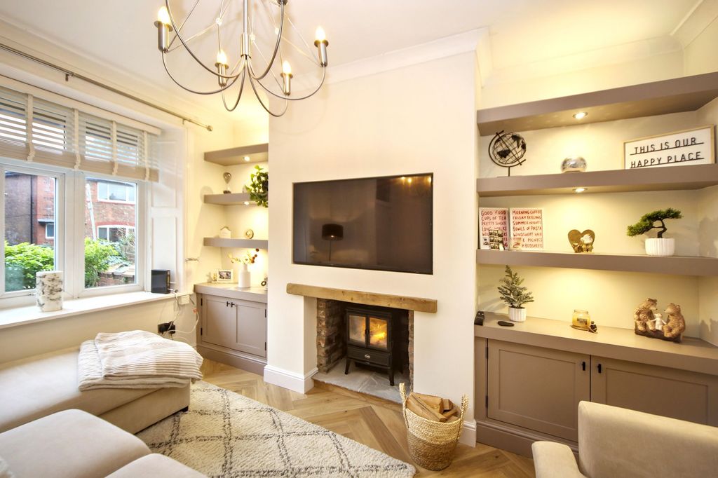 Property photo 2 of 21