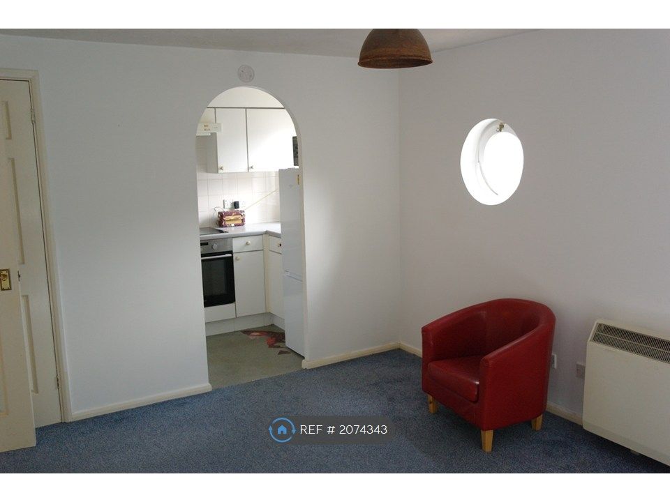 Property photo 3 of 13 Lounge Area