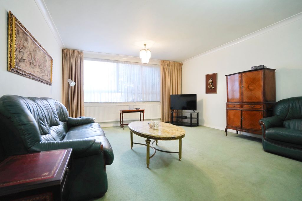 Property photo 2 of 12