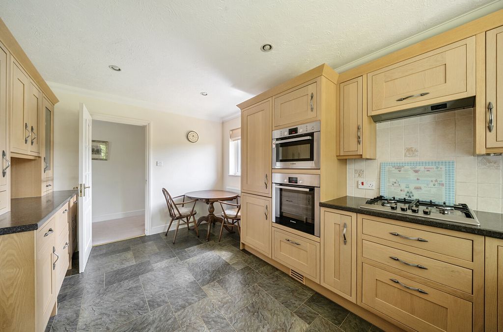 Property photo 3 of 24 1290760-2-682B184...