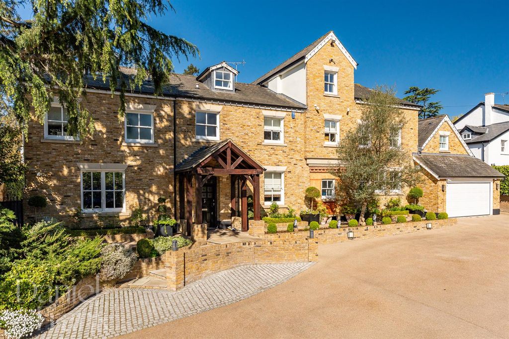 Property photo 1 of 36