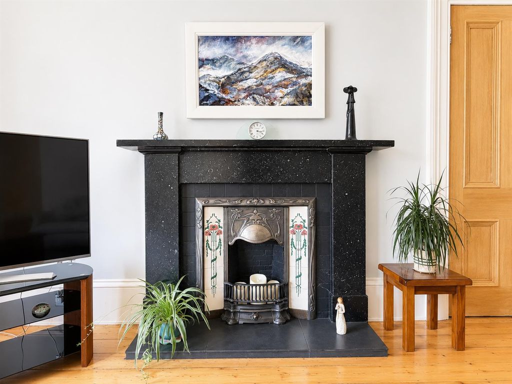 Property photo 3 of 20 Fireplace