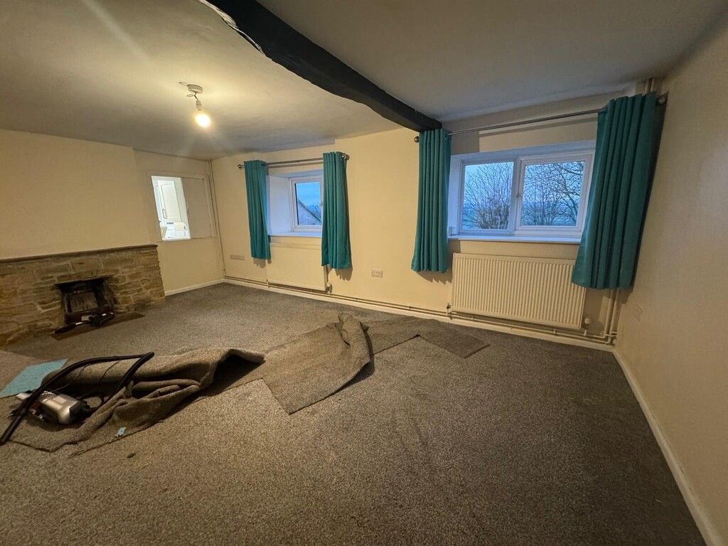 Property photo 3 of 10 Lounge