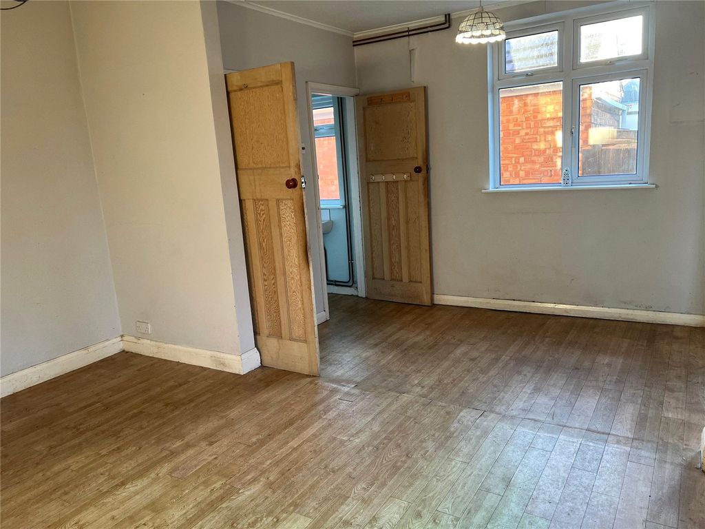 Property photo 3 of 21 Picture No. 10