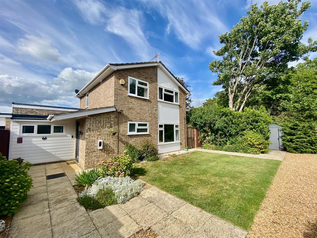 Property photo 1 of 32