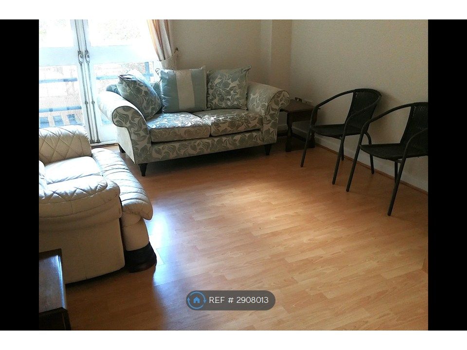 Property photo 2 of 5 Living Room