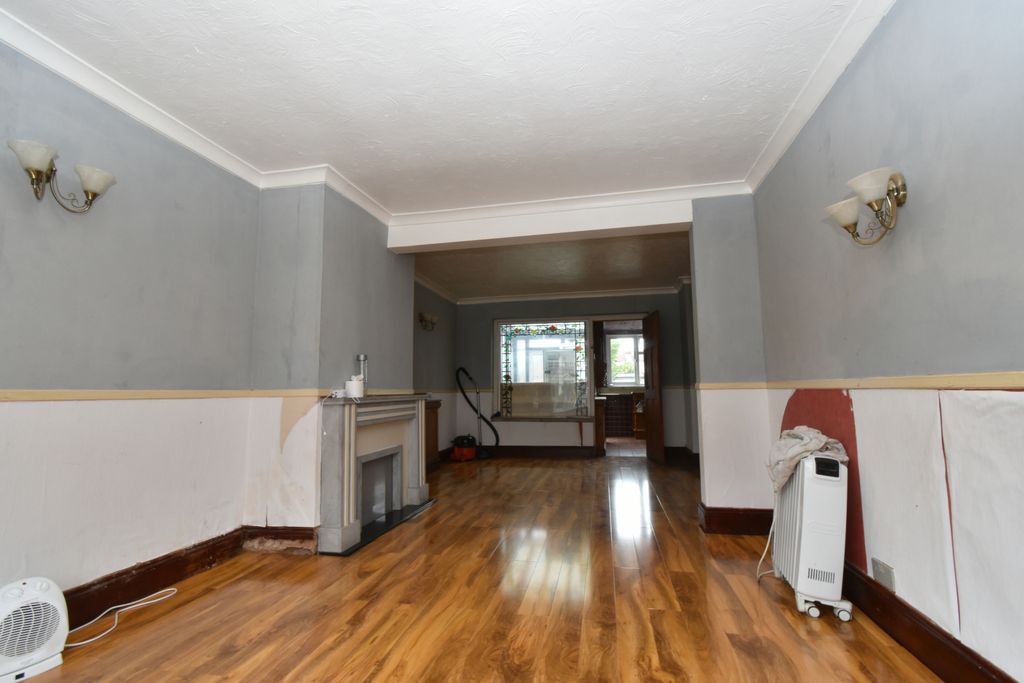 Property photo 3 of 18 Gallery