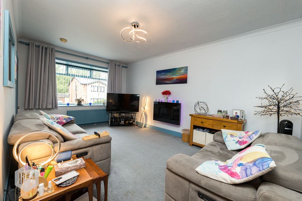Property photo 2 of 35