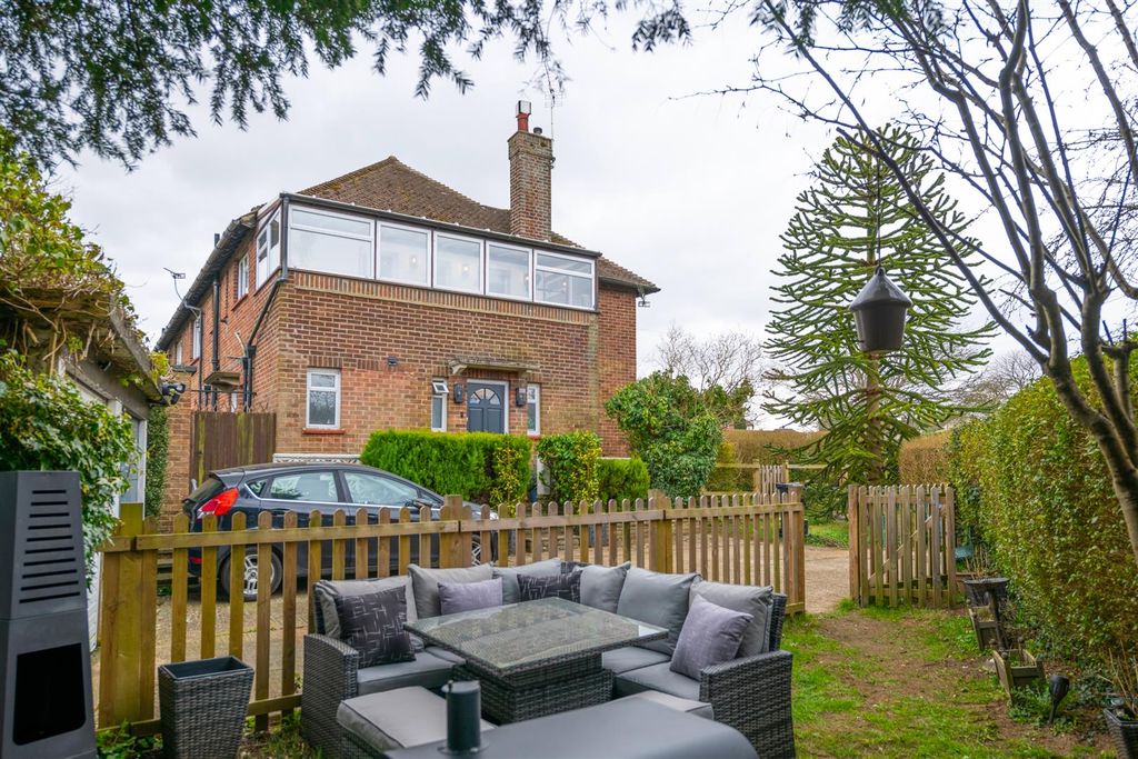 Property photo 1 of 28