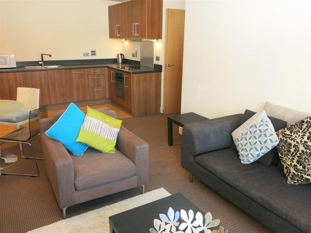 Property photo 2 of 8 Photo 02