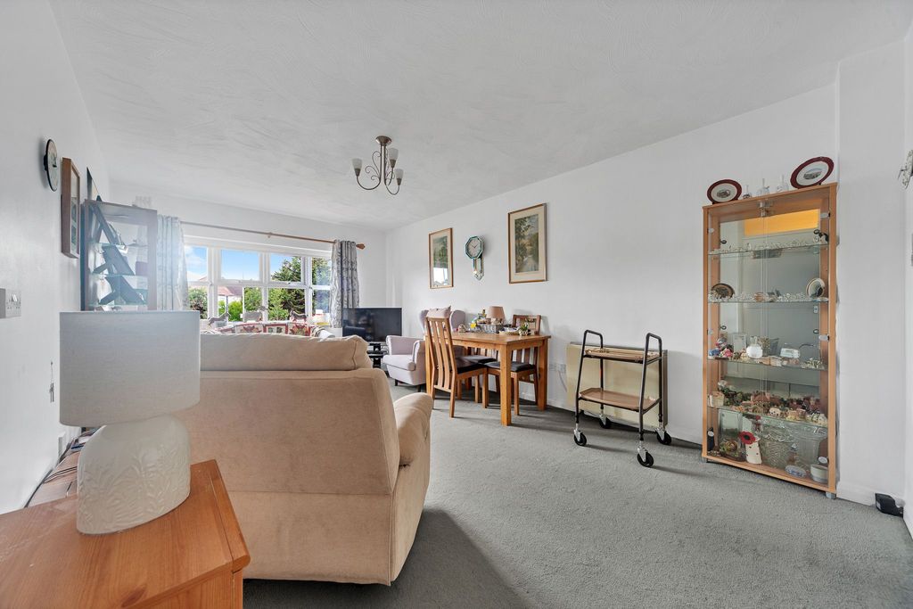 Property photo 2 of 12
