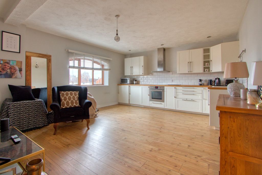 Property photo 2 of 10 Img_4956_3