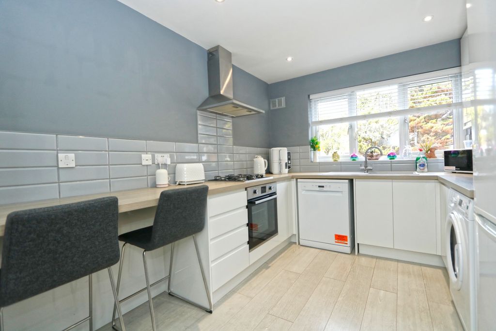 Property photo 3 of 16 4533632