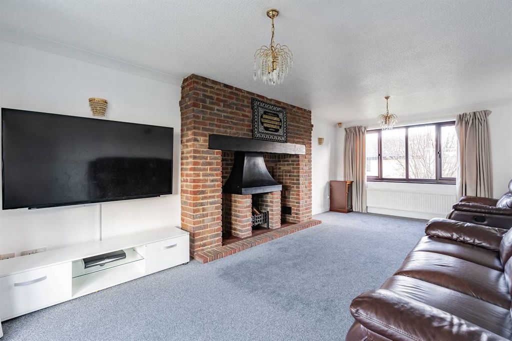 Property photo 2 of 24