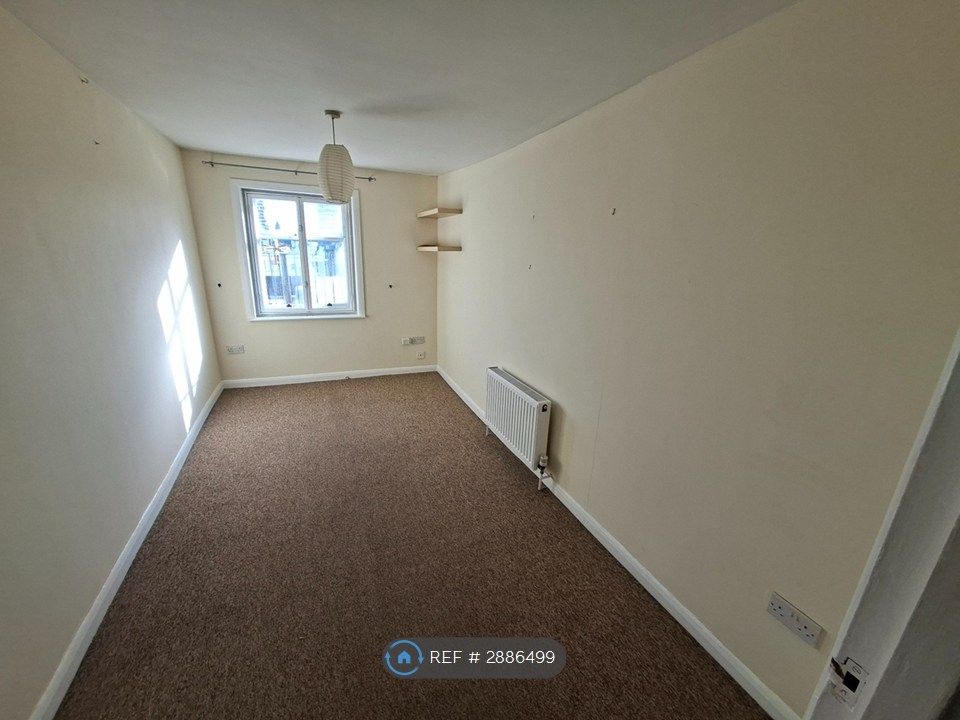 Property photo 2 of 12 Bedroom 1