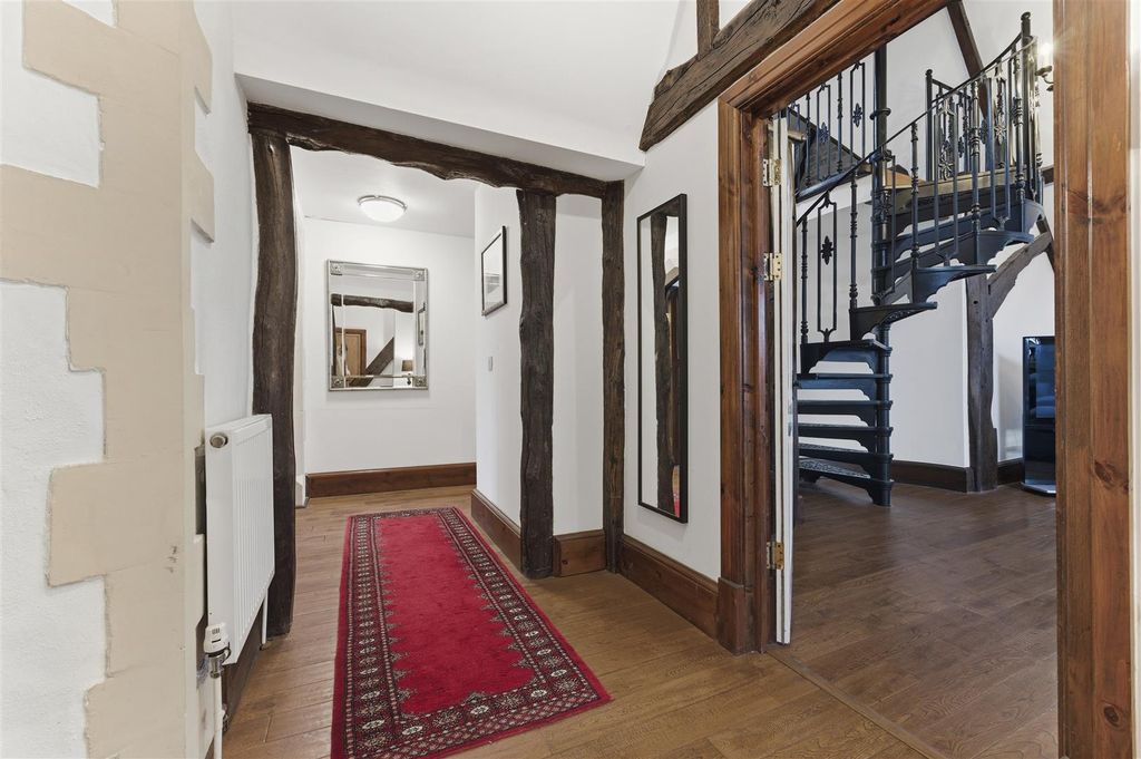 Property photo 2 of 23 18-A7402844.Jpg