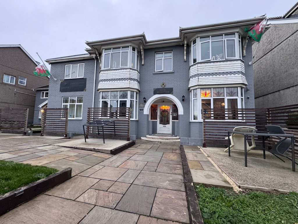 Property photo 1 of 4