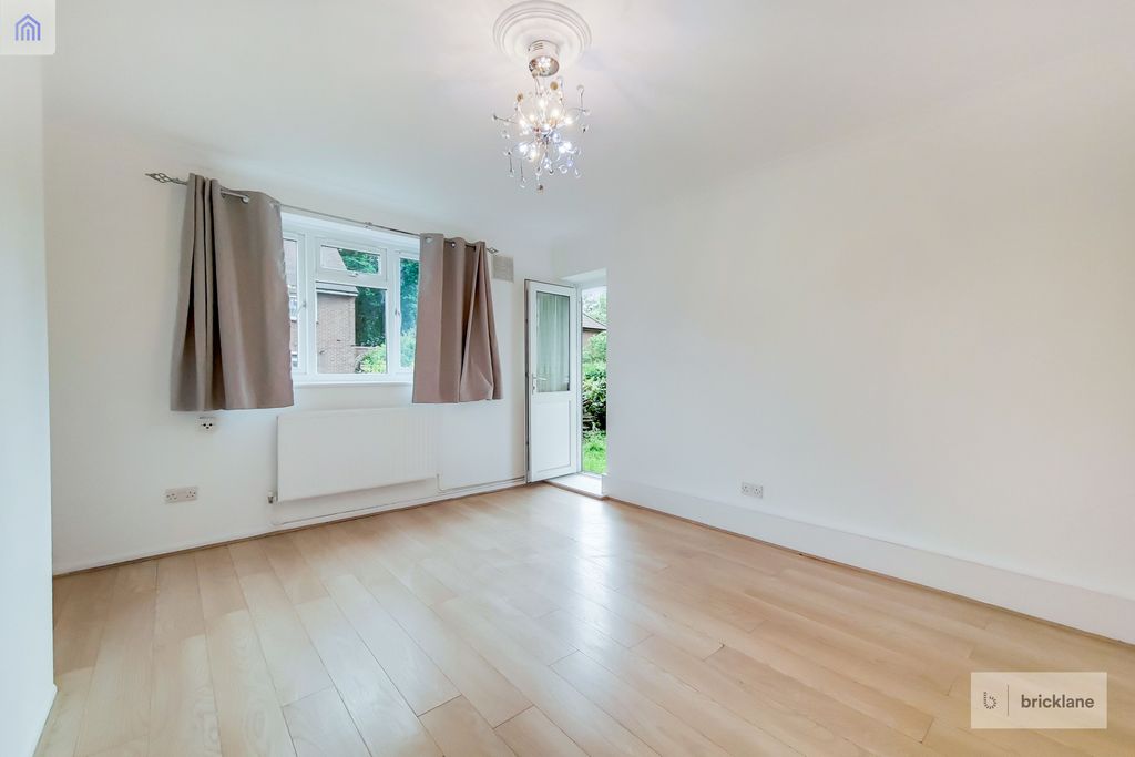 Property photo 3 of 16 Photo 2