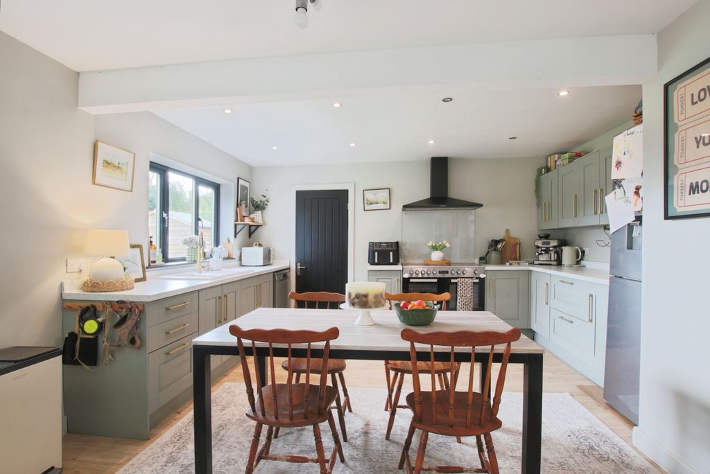 Property photo 3 of 22 4444987