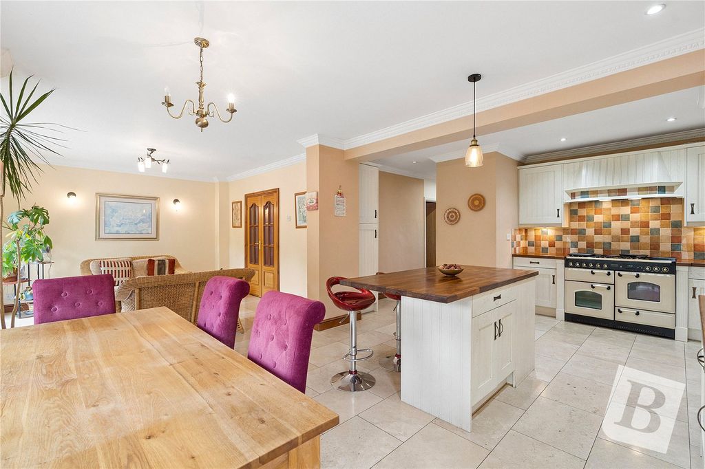 Property photo 3 of 25 Kitchen / Diner