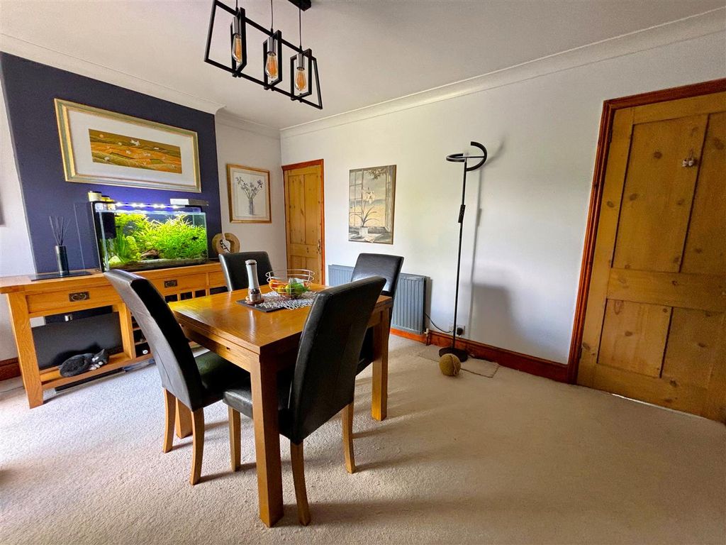 Property photo 3 of 20 Dining