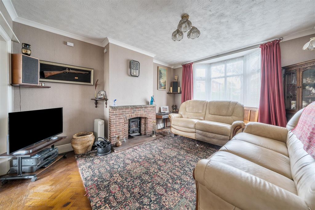 Property photo 2 of 21 1369003-6-68Ef87E84Fa73.Jpg