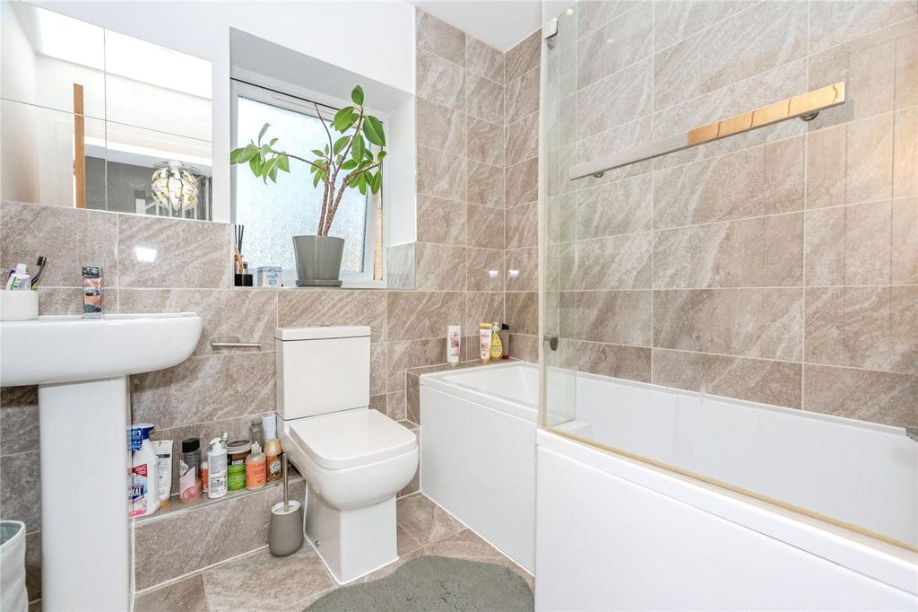 Property photo 2 of 17 Picture