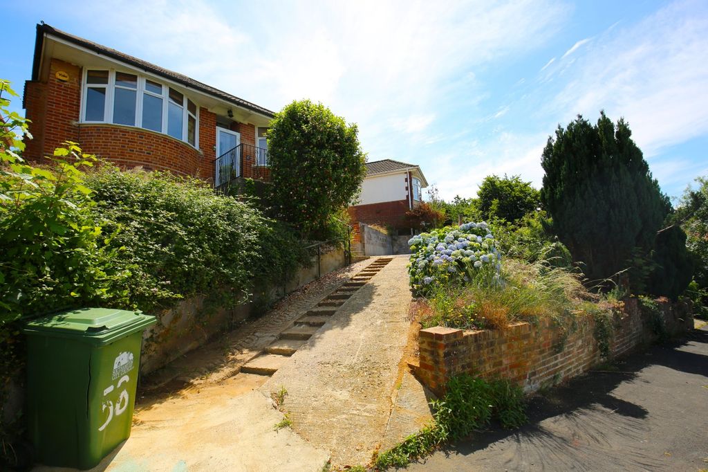 Property photo 1 of 17 Picture No. 18