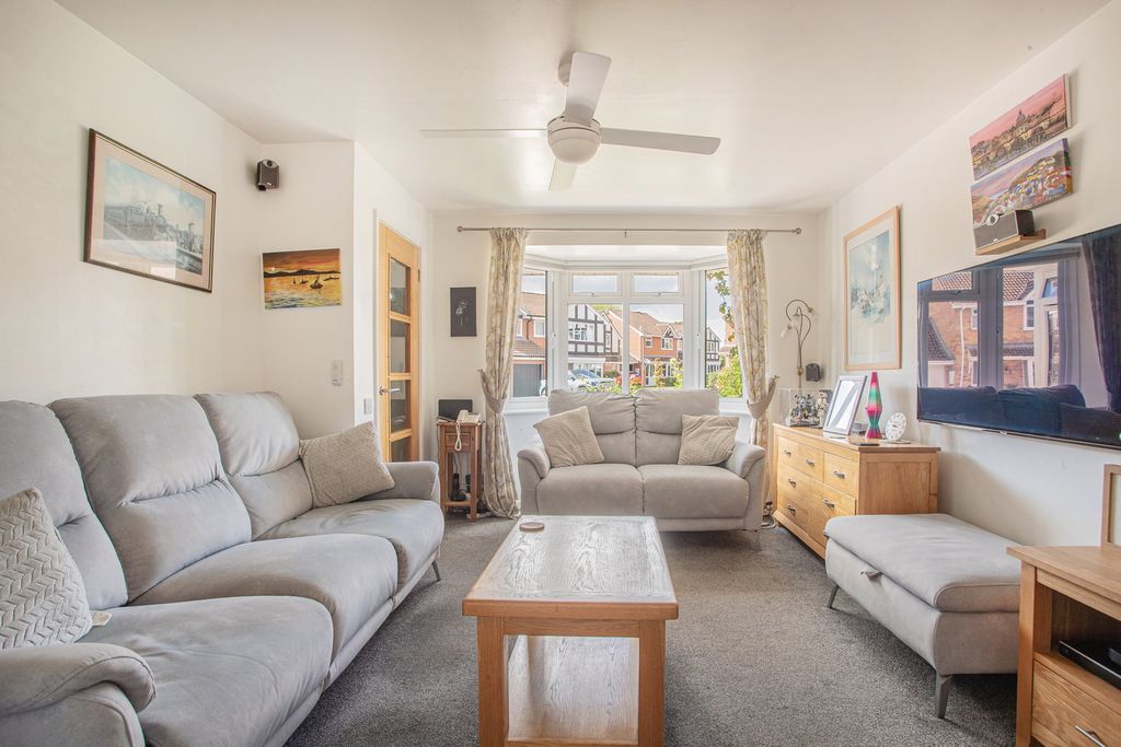 Property photo 3 of 19