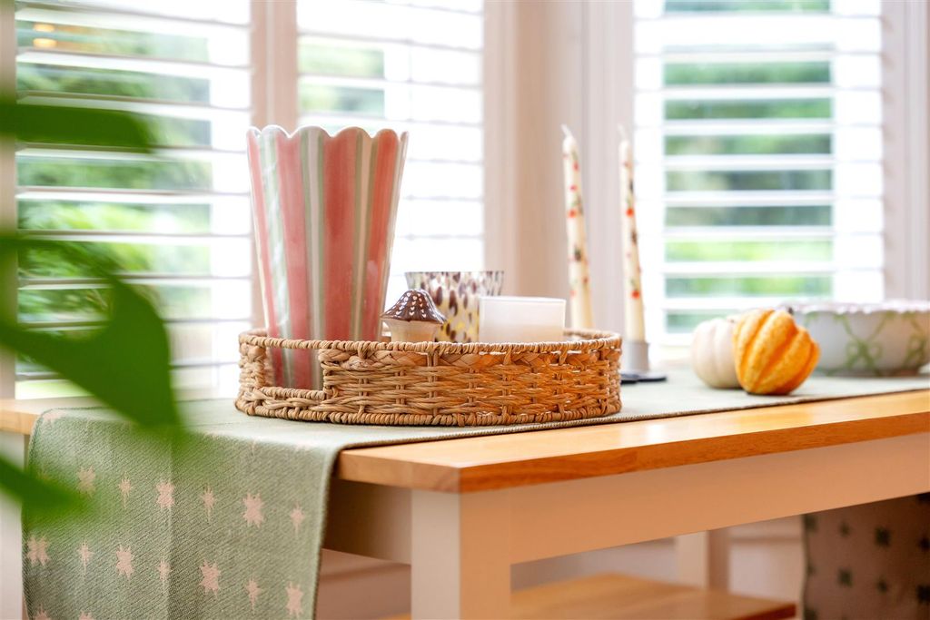 Property photo 3 of 15 Parkwood-04.Jpg