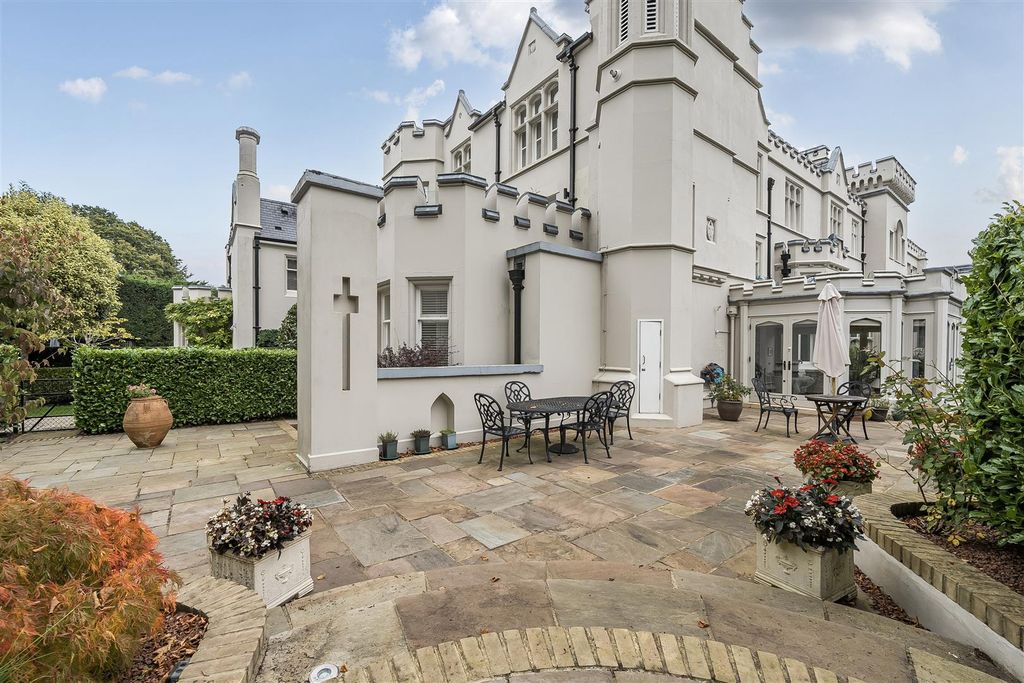 Property photo 1 of 40 Front