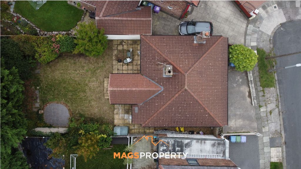 Property photo 2 of 25