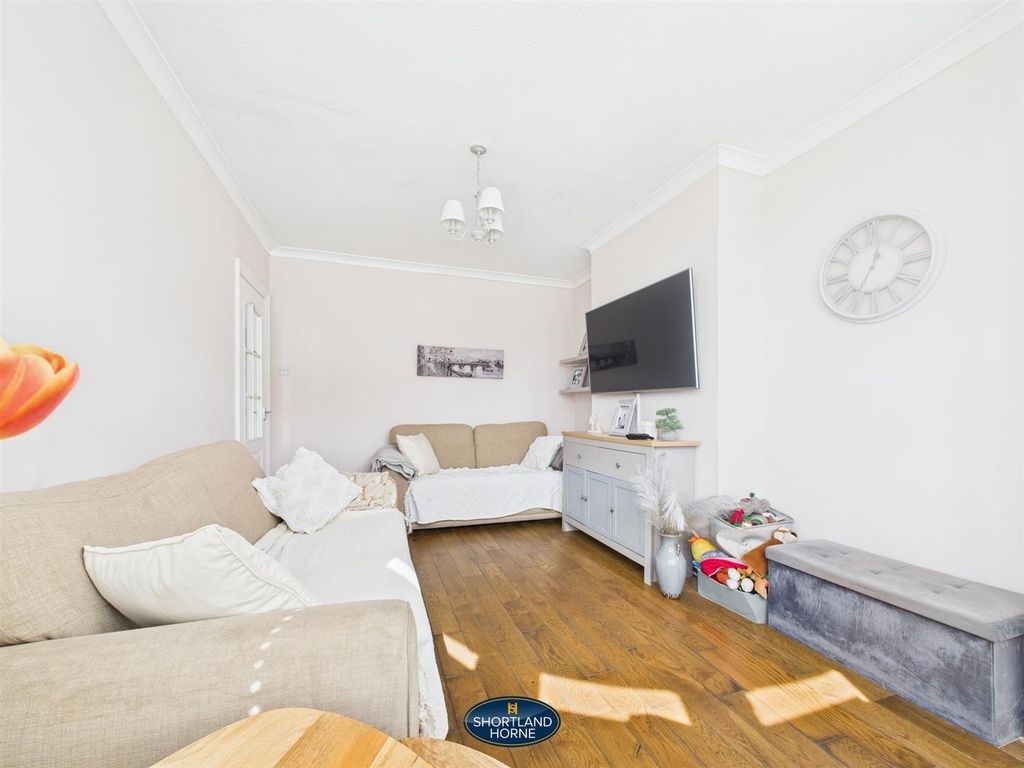 Property photo 3 of 16 Cam01906G0-Pr0472-Still003.Jpg