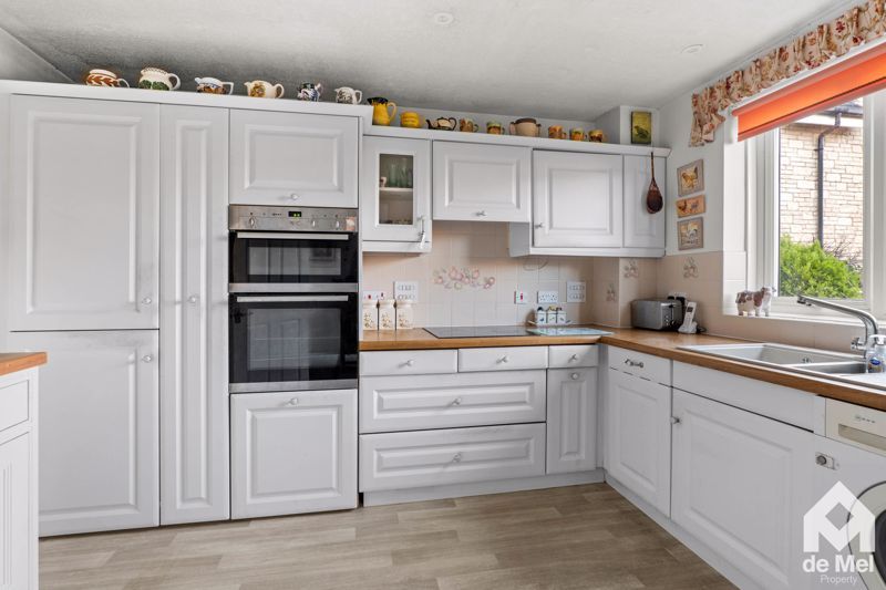 Property photo 3 of 13 Photo 8