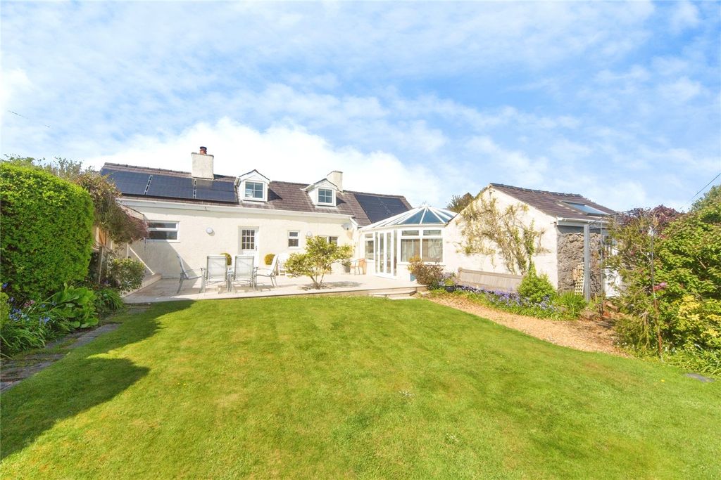 Property photo 1 of 47 Picture No. 21