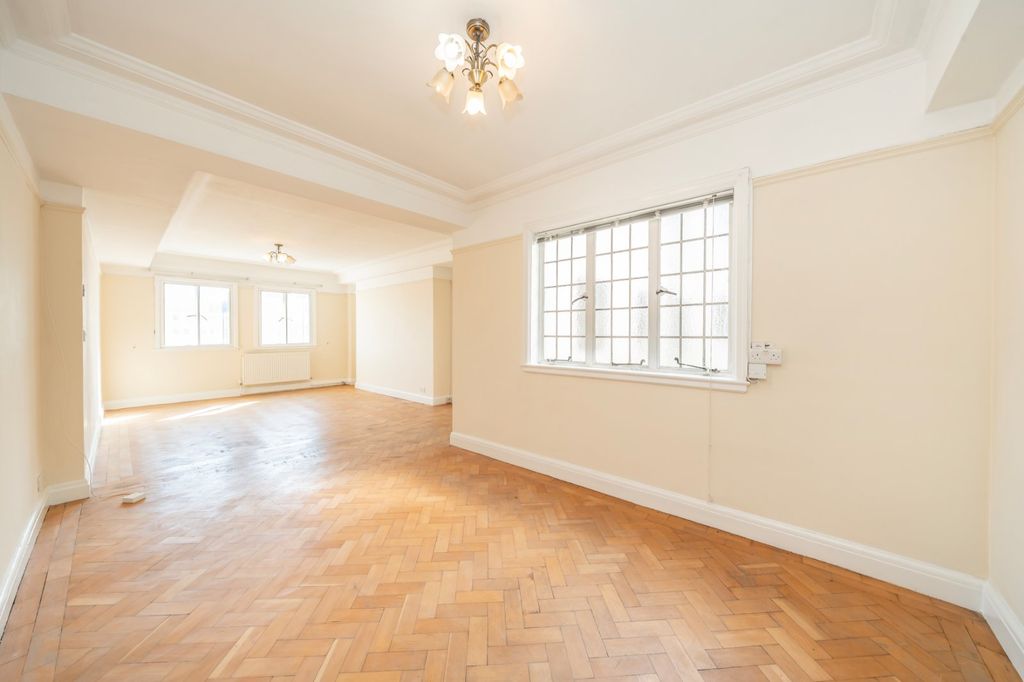 Property photo 3 of 13 Picture No. 23