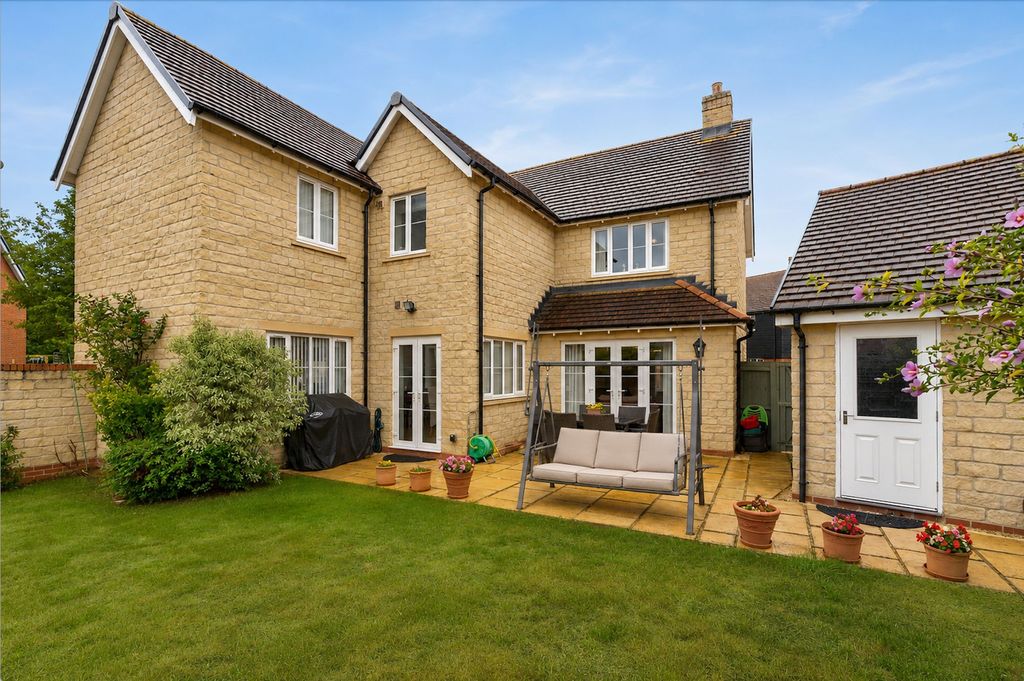 Property photo 1 of 24