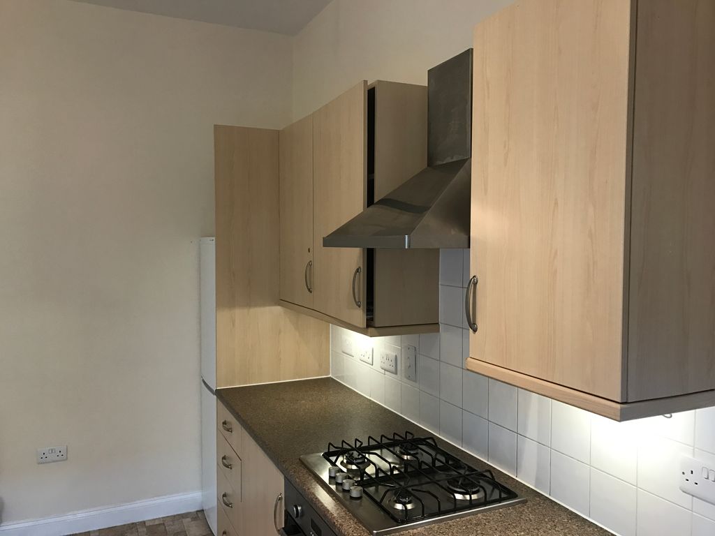 Property photo 3 of 8 Kitchen