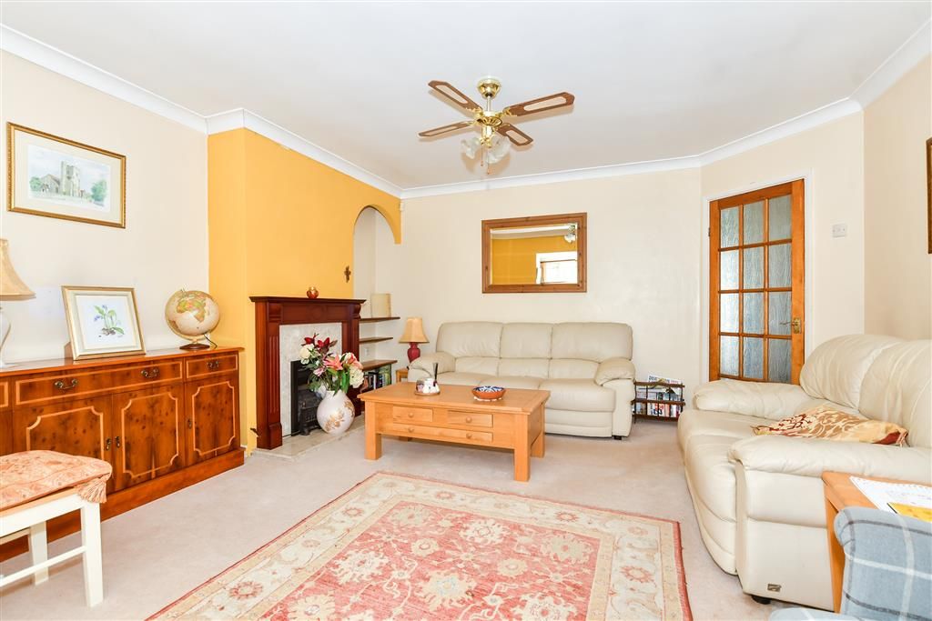 Property photo 3 of 16 Lounge Area