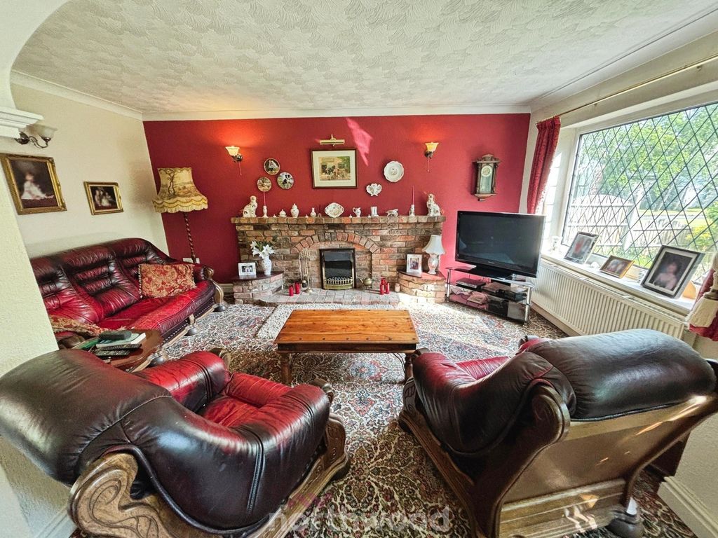 Property photo 2 of 53