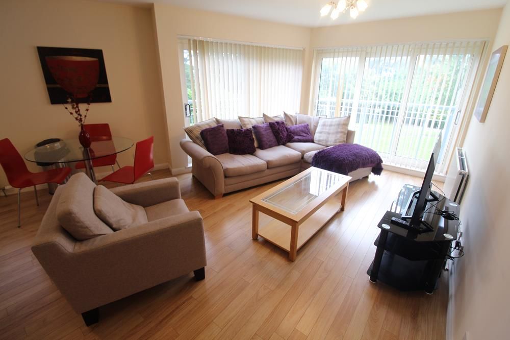 Property photo 2 of 9 Lounge Alt