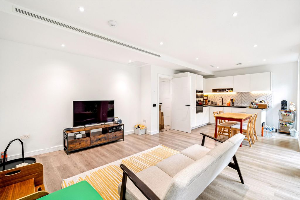 Property photo 1 of 14 Image